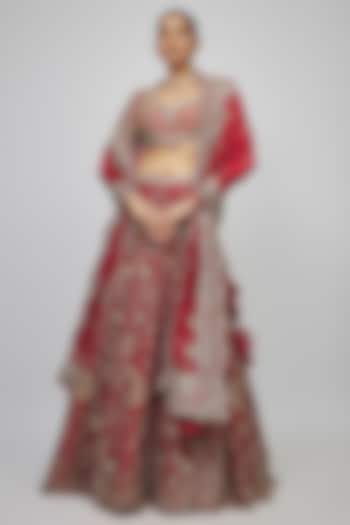 Red Silk Zari Embroidered Bridal Lehenga Set by Jayanti Reddy at Pernia's Pop Up Shop