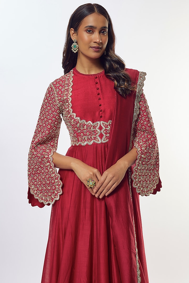 Red Silk Zardosi Embroidered Bridal Anarkali Set by Jayanti Reddy at Pernia's Pop Up Shop