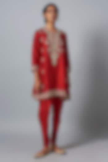 Red Silk Zardosi Embroidered Kurta Set by Jayanti Reddy at Pernia's Pop Up Shop