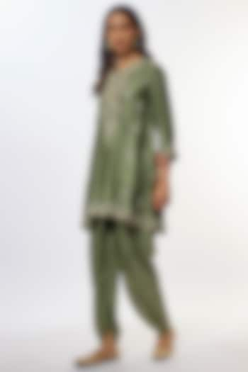 Mint Green Silk Zardosi Embroidered Kurta Set by Jayanti Reddy at Pernia's Pop Up Shop