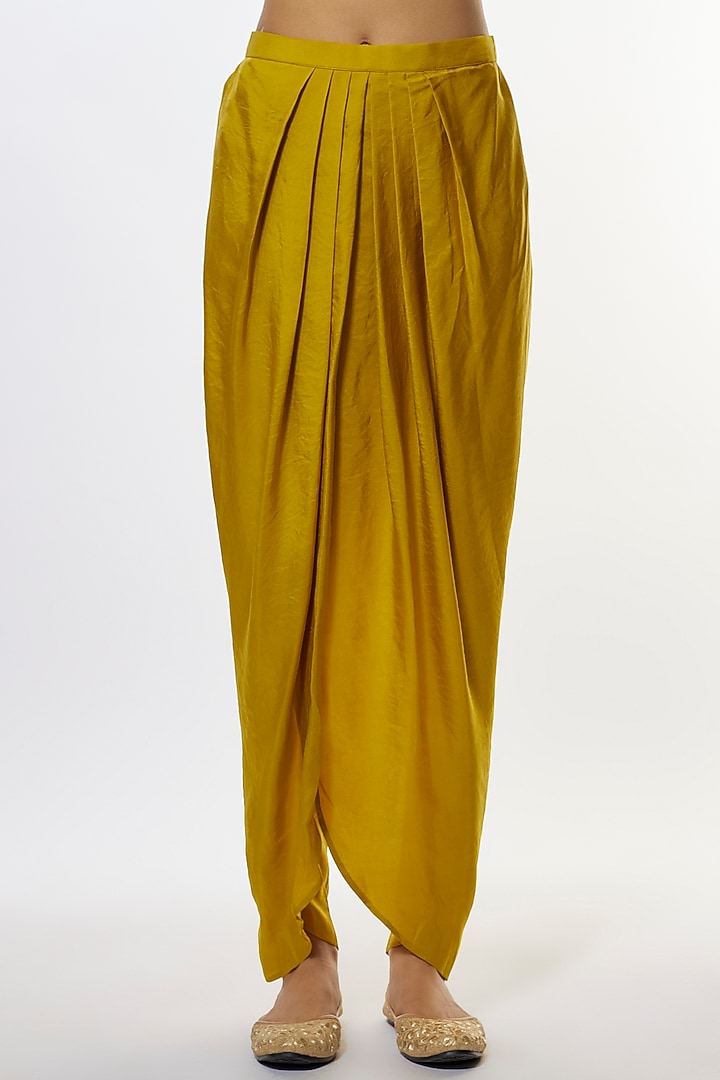Yellow Silk Zardosi Embroidered Kurta Set by Jayanti Reddy at Pernia's Pop Up Shop