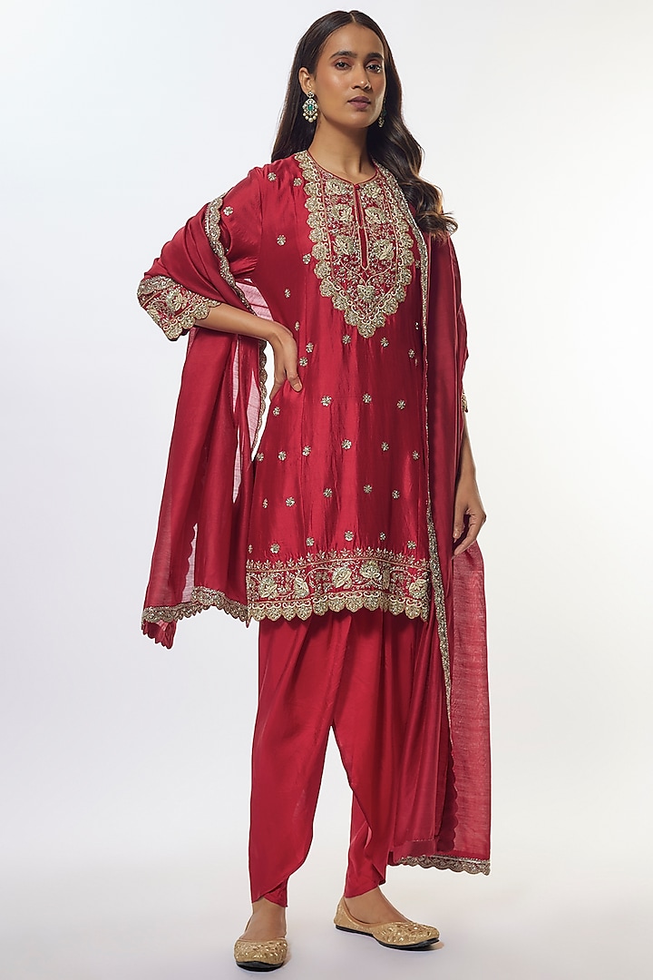 Red Silk Zardosi Embroidered Kurta Set by Jayanti Reddy at Pernia's Pop Up Shop