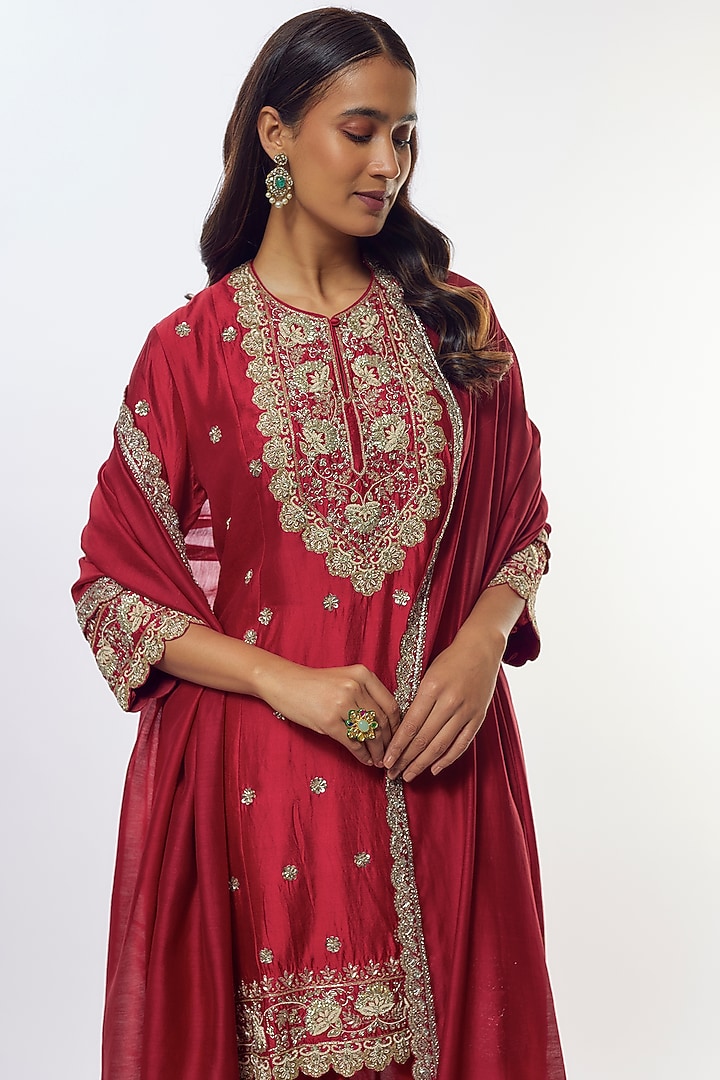 Red Silk Zardosi Embroidered Kurta Set by Jayanti Reddy at Pernia's Pop Up Shop