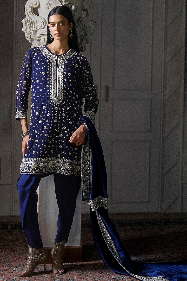 Purple Silk Embroidered Kurta Set by Jayanti Reddy at Pernia's Pop Up Shop