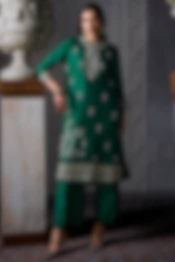 Bottle Green Silk Embroidered Kurta Set by Jayanti Reddy at Pernia's Pop Up Shop