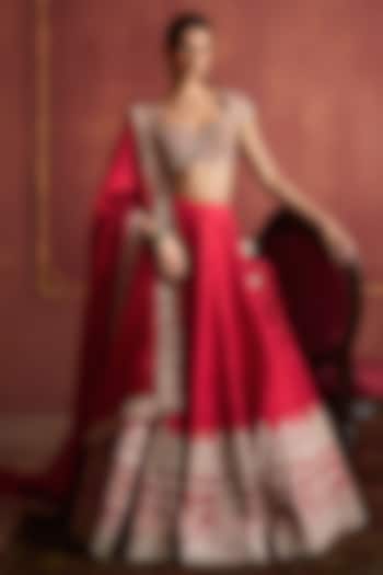 Red Raw Silk Embroidered Bridal Lehenga Set by Jayanti Reddy at Pernia's Pop Up Shop