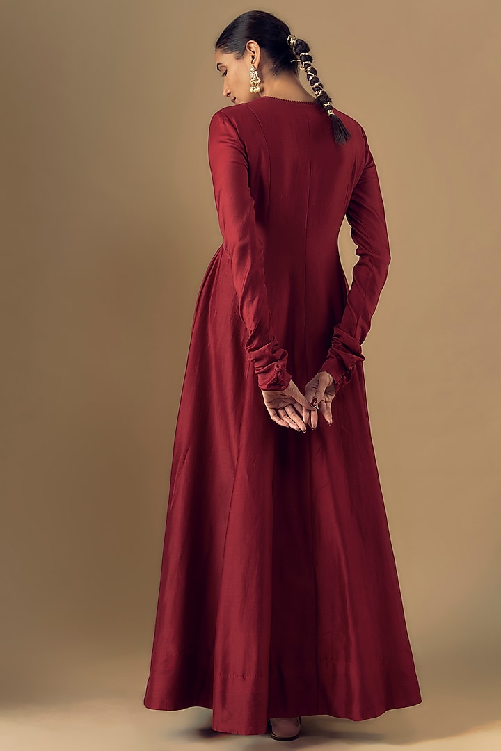 Red Silk Zari Embroidered Bridal Anarkali Set by Jayanti Reddy at Pernia's Pop Up Shop