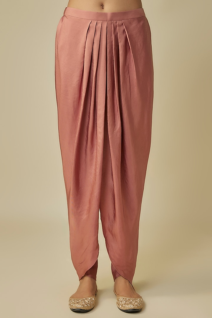 Peach Silk Zardosi Embroidered Kurta Set by Jayanti Reddy at Pernia's Pop Up Shop