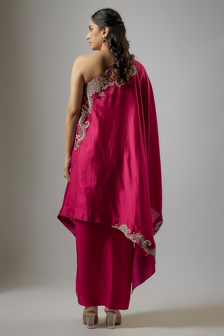 Pink Silk Zardosi Embroidered Cape Set by Jayanti Reddy at Pernia's Pop Up Shop