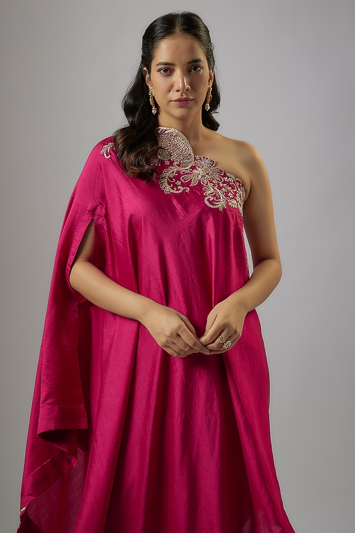 Pink Silk Zardosi Embroidered Cape Set by Jayanti Reddy at Pernia's Pop Up Shop