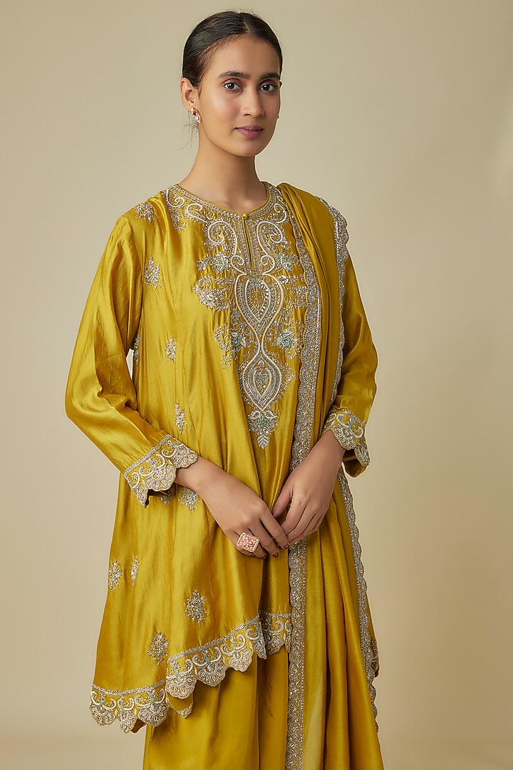 Yellow Silk Zardosi Embroidered Kurta Set by Jayanti Reddy at Pernia's Pop Up Shop