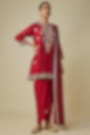Red Silk Zardosi Embroidered Kurta Set by Jayanti Reddy at Pernia's Pop Up Shop