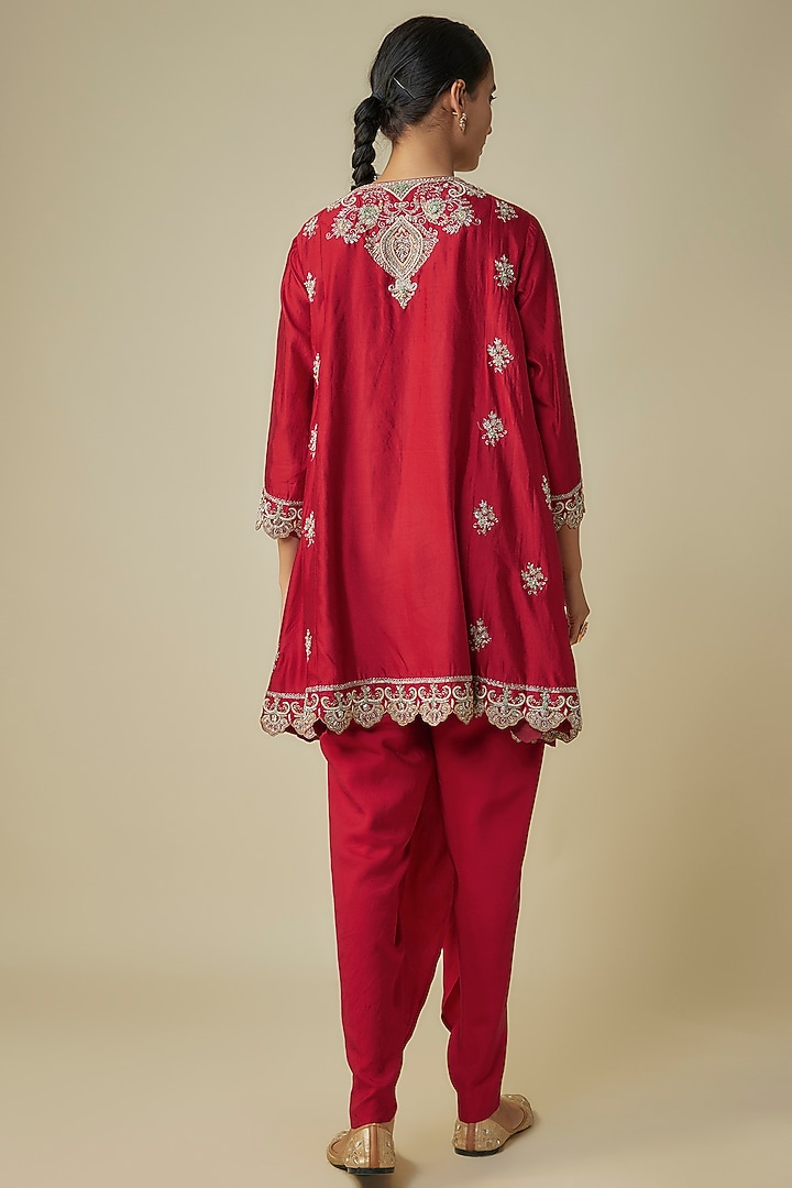 Red Silk Zardosi Embroidered Kurta Set by Jayanti Reddy at Pernia's Pop Up Shop