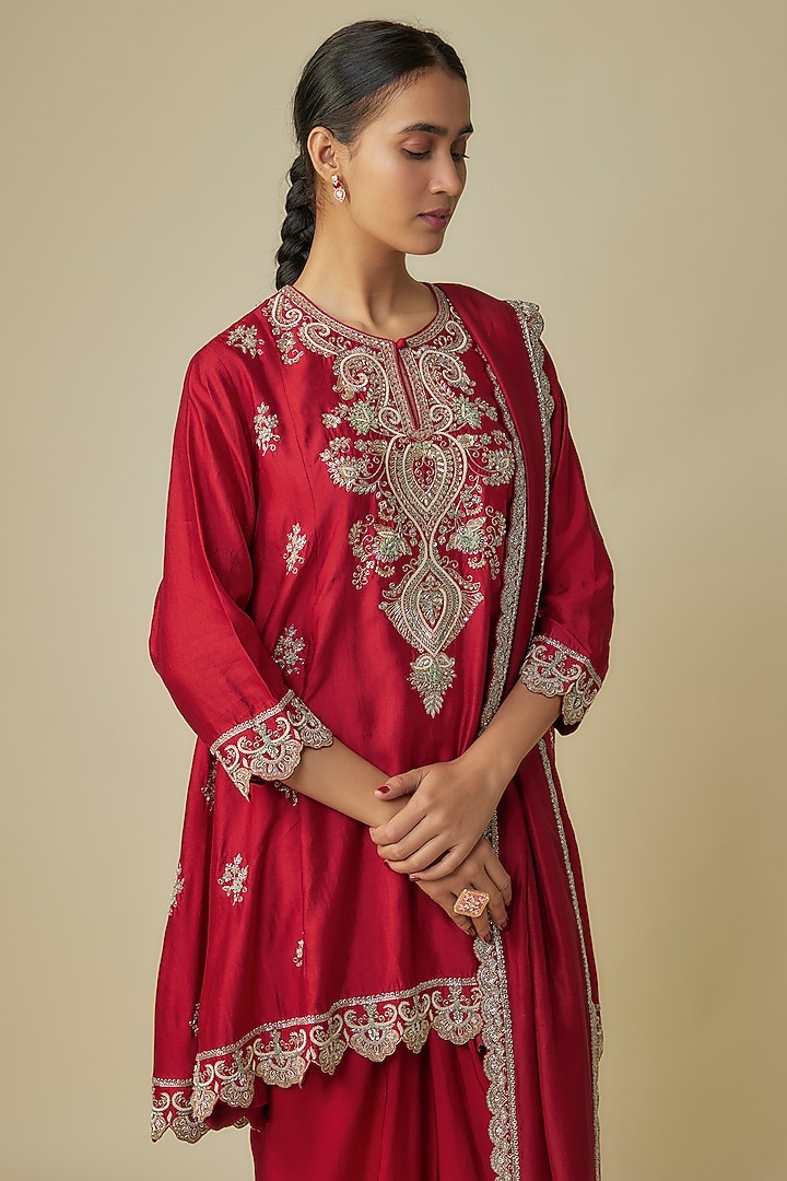 Red Silk Zardosi Embroidered Kurta Set by Jayanti Reddy at Pernia's Pop Up Shop
