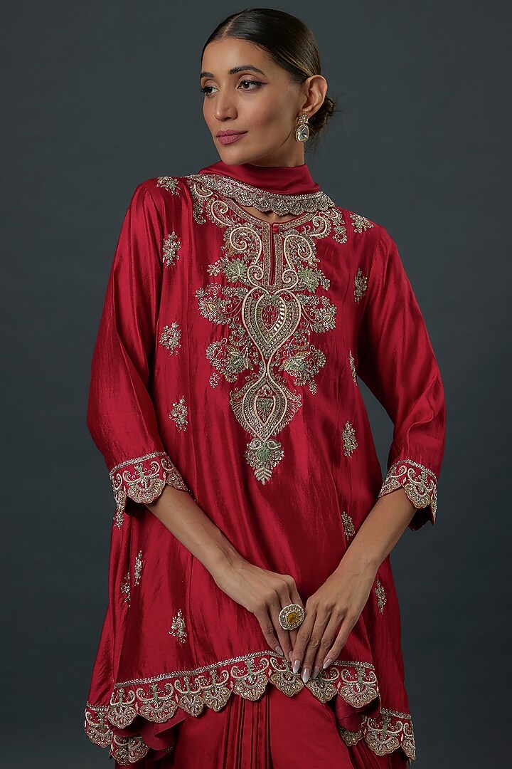 Red Silk Zardosi Embroidered Kurta Set by Jayanti Reddy at Pernia's Pop Up Shop