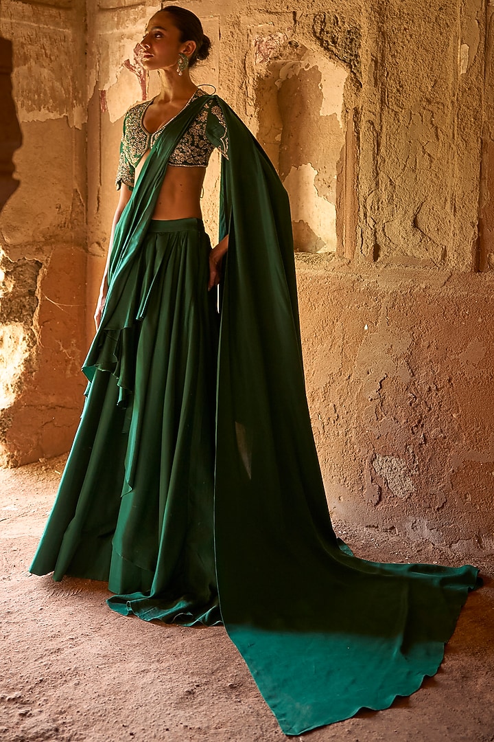 Emerald Green Silk Pre-Draped Bridal Saree Set by Jayanti Reddy at Pernia's Pop Up Shop
