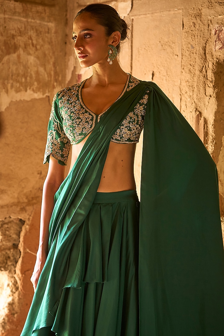 Emerald Green Silk Pre-Draped Bridal Saree Set by Jayanti Reddy at Pernia's Pop Up Shop