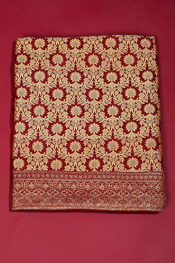 Red Banarasi Wedding Saree by Jayanti Reddy at Pernia's Pop Up Shop