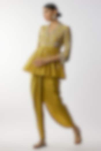 Mustard Silk Dhoti Set by Jayanti Reddy at Pernia's Pop Up Shop