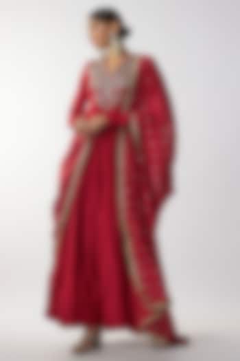 Red Silk Zari Embroidered Wedding Anarkali Set by Jayanti Reddy at Pernia's Pop Up Shop