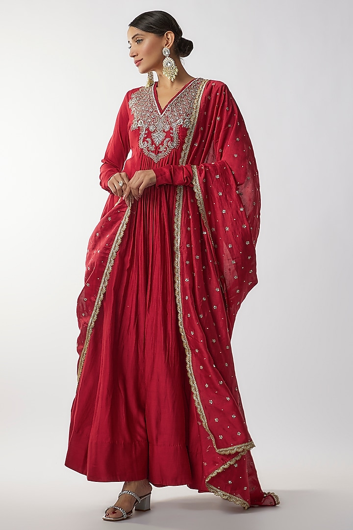Red Silk Zari Embroidered Wedding Anarkali Set by Jayanti Reddy at Pernia's Pop Up Shop