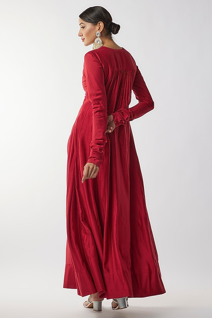 Red Silk Zari Embroidered Wedding Anarkali Set by Jayanti Reddy at Pernia's Pop Up Shop