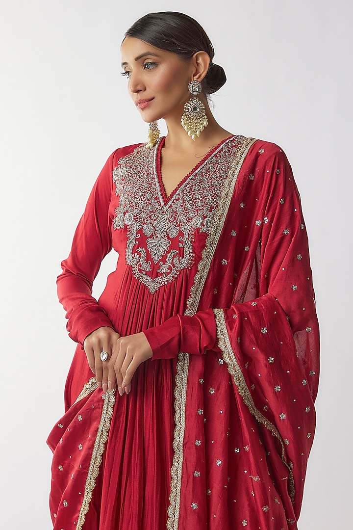 Red Silk Zari Embroidered Wedding Anarkali Set by Jayanti Reddy at Pernia's Pop Up Shop