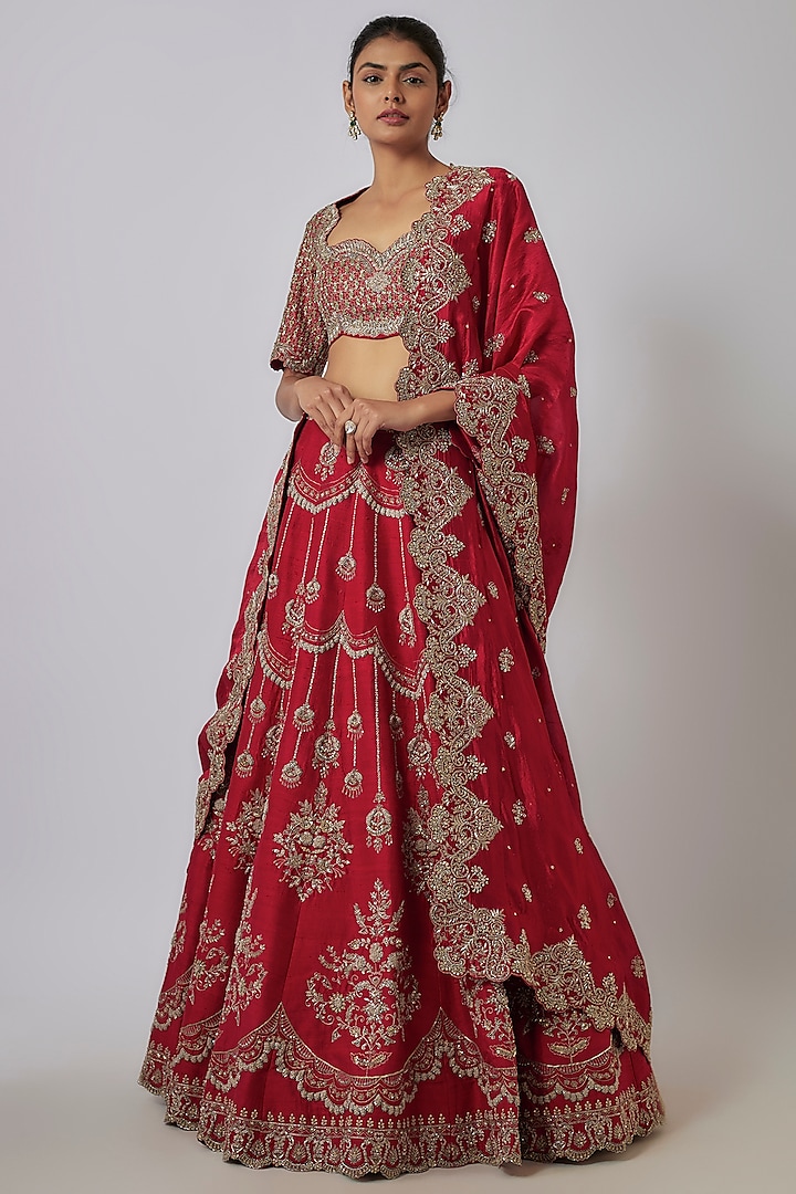 Red Silk Zari Embroidered Bridal Lehenga Set by Jayanti Reddy at Pernia ...