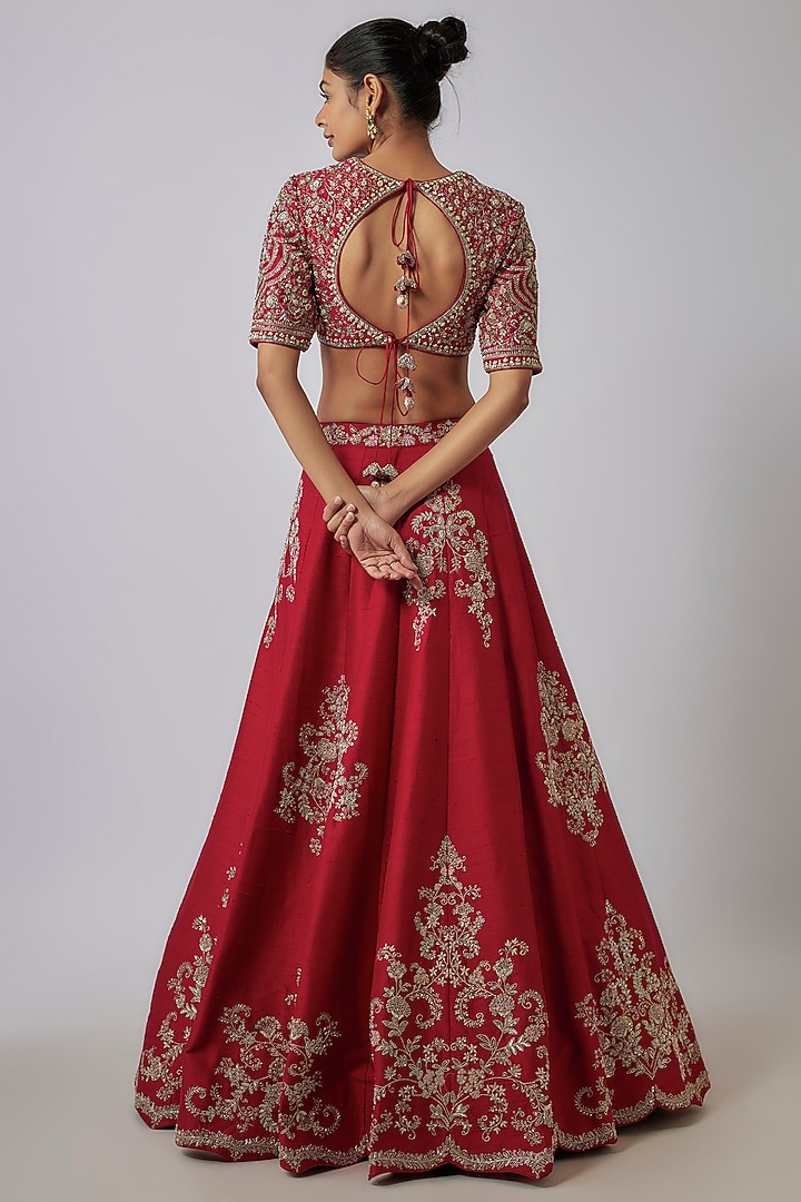 Red Silk Zari Embroidered Bridal Lehenga Set by Jayanti Reddy at Pernia's Pop Up Shop