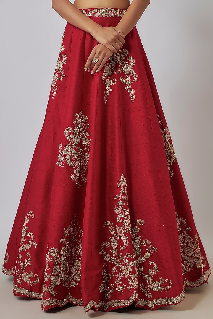 Red Silk Zari Embroidered Bridal Lehenga Set by Jayanti Reddy at Pernia's Pop Up Shop