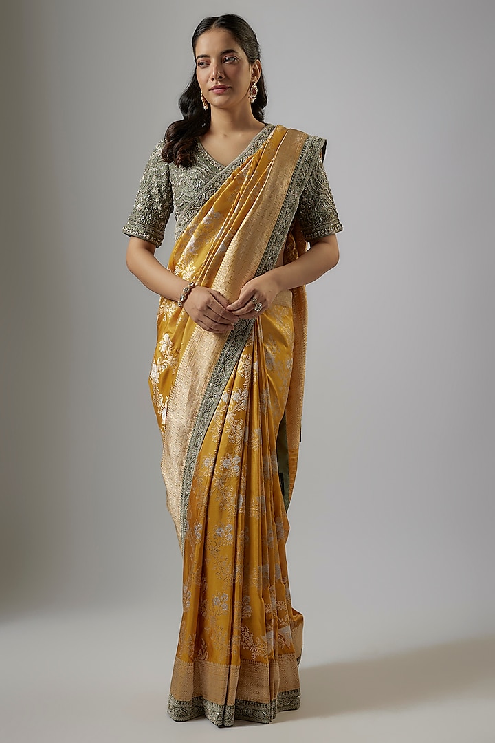 Yellow Banarasi Bridal Saree Set by Jayanti Reddy at Pernia's Pop Up Shop