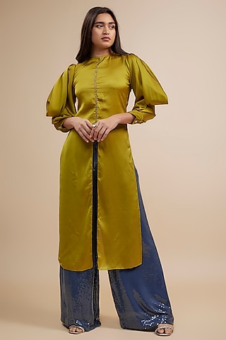 Mehendi Green Crepe Satin Embroidered Kurta Set by Jewellyn Alvares