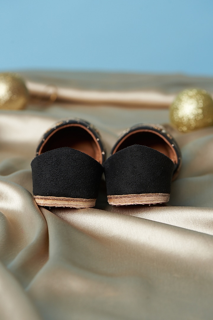 Black Pure Leather Zari Embroidered Juttis For Girls by Jekwats at Pernia's Pop Up Shop