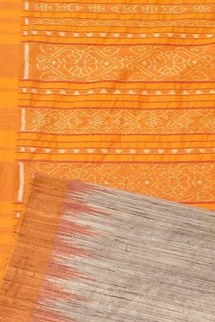 Beige Handwoven Saree With Tie-Dye Border by Jagjeeban