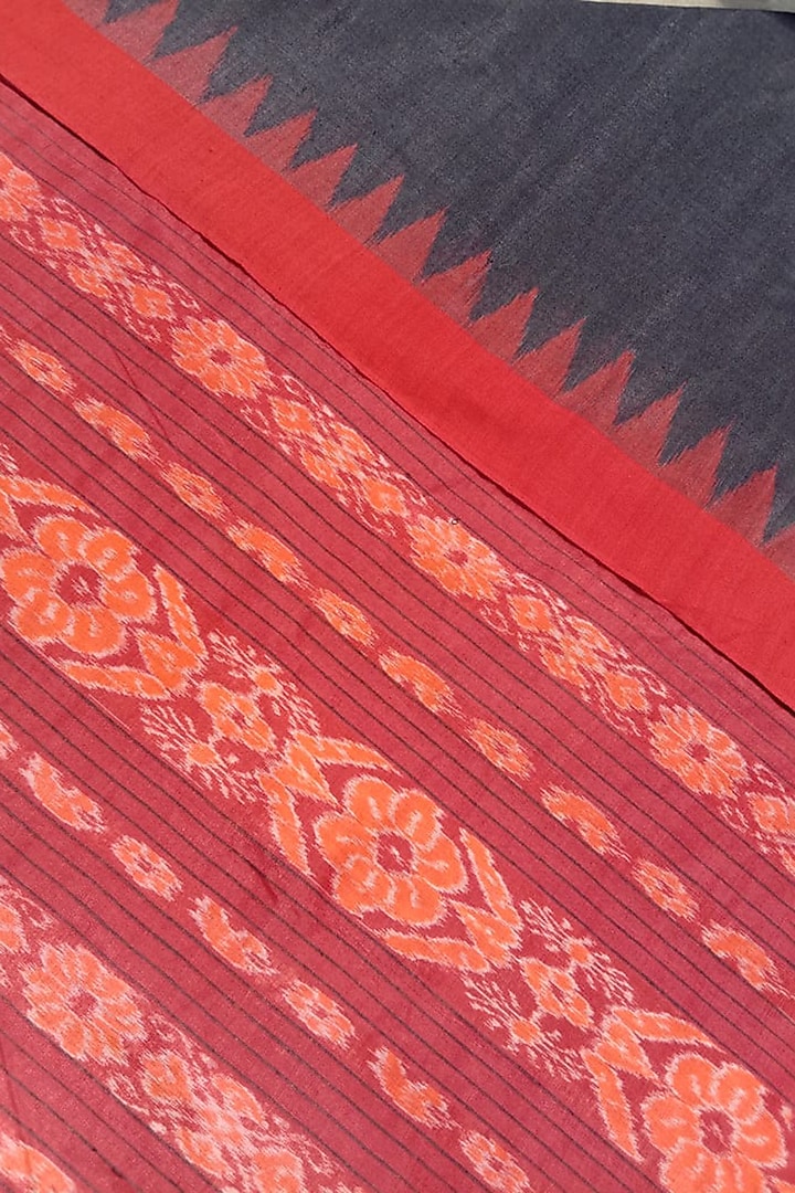 Black Handwoven Tie-Dye Saree by Jagjeeban at Pernia's Pop Up Shop