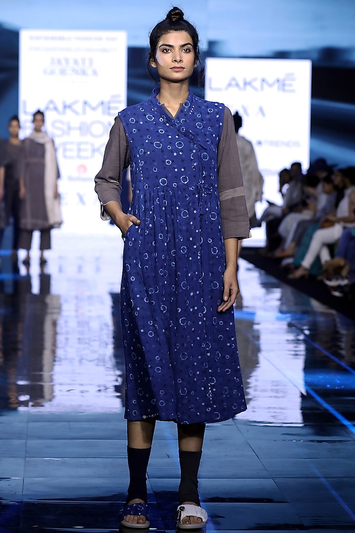 Blue Painted Kurta With Printed Dress by Jayati Goenka