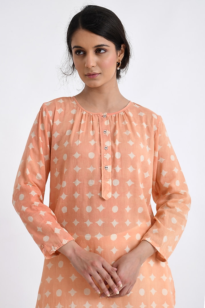 Peach Cotton Block Printed Kurta Set by Jayati Goenka at Pernia's Pop Up Shop
