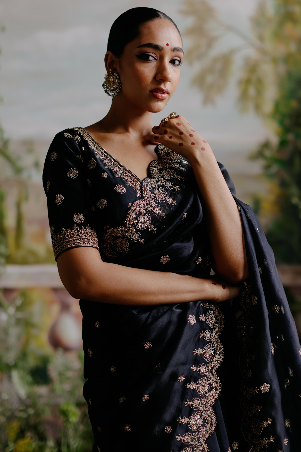 Women Black Solid Chiffon Embellished Saree-S_L21CHITRNGA11013SR01