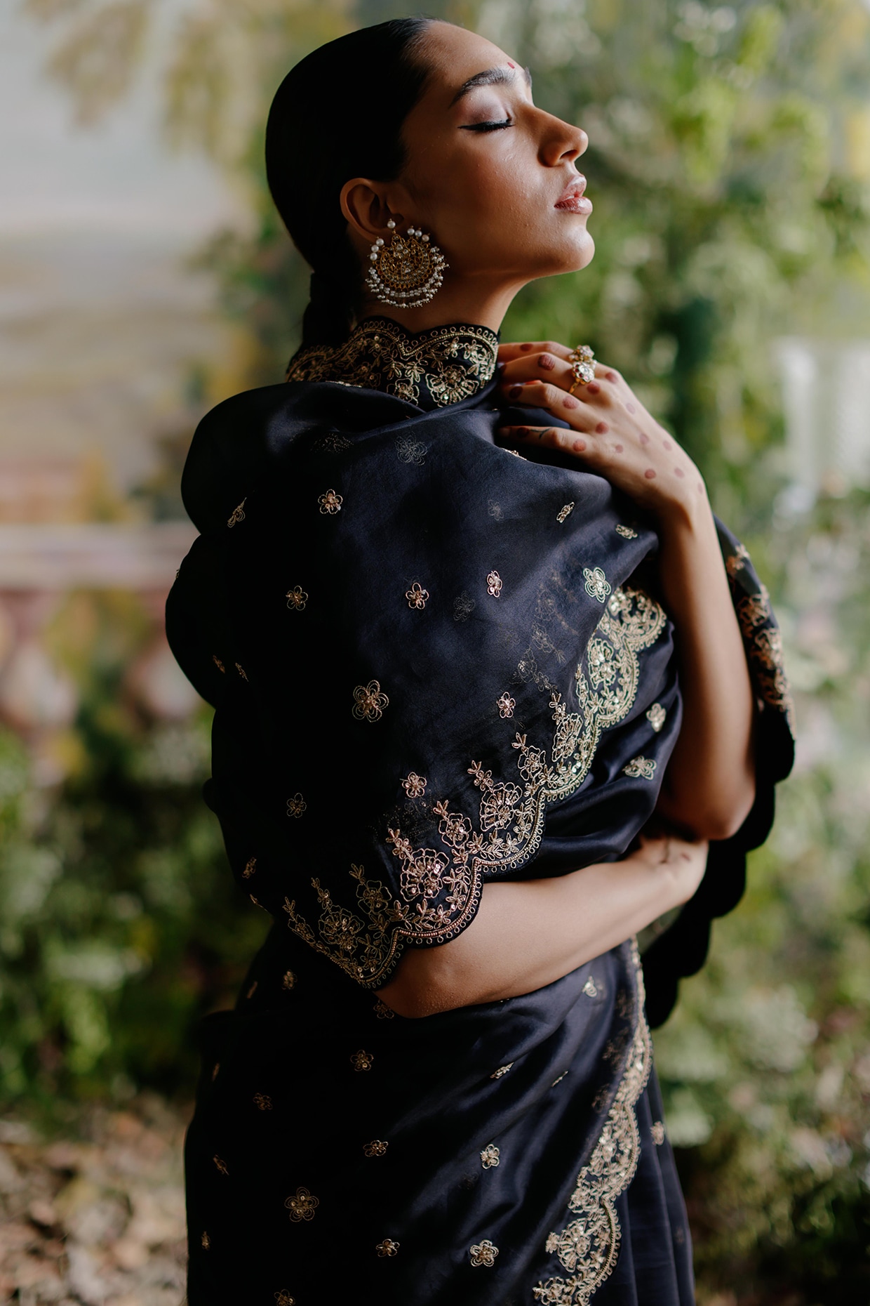 Buy Thread & Button Black Embellished Leheriya Saree Unstitched Blouse with  Unstitched online