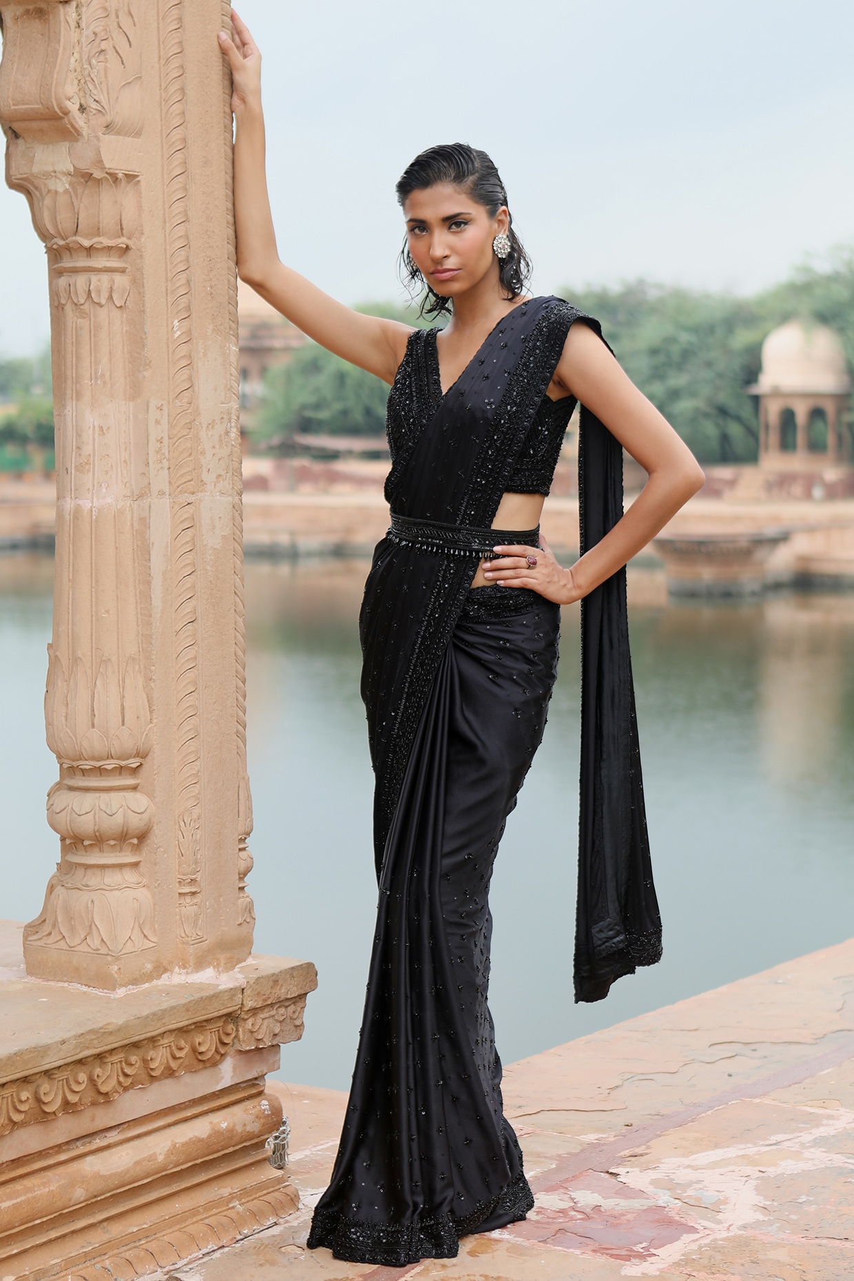 Black saree dress outlet up