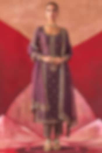 Dull Purple Chanderi Silk Hand Embroidered Kurta Set by Jigar Mali at Pernia's Pop Up Shop