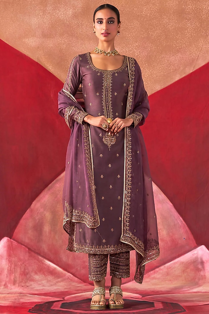 Dull Purple Chanderi Silk Hand Embroidered Kurta Set by Jigar Mali at Pernia's Pop Up Shop