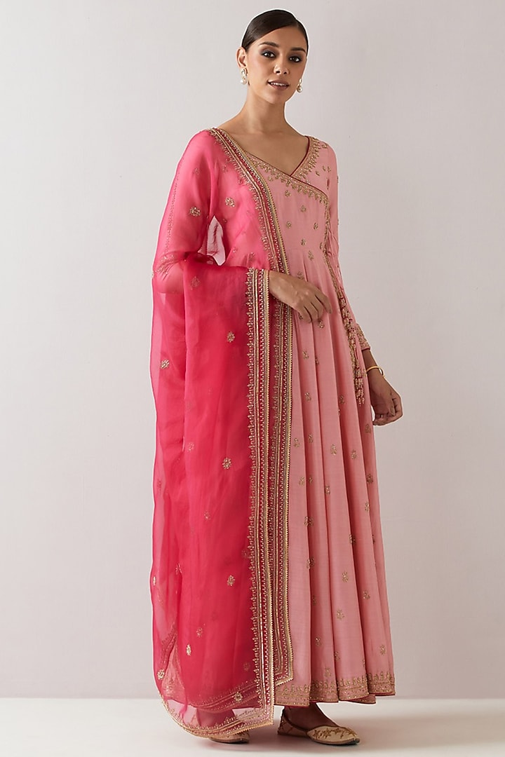 Peach Pink Silk Chanderi Aari Embroidered Wedding Anarkali Set by Jigar Mali at Pernia's Pop Up Shop