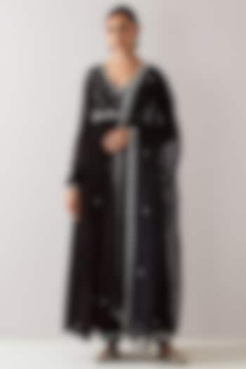 Black Chinon Chiffon Aari Embroidered Wedding Anarkali Set by Jigar Mali at Pernia's Pop Up Shop