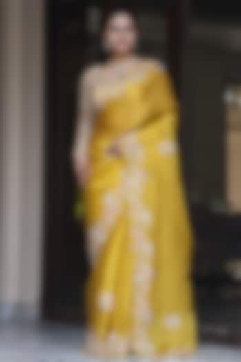 Yellow Silk Organza Sequins & Zardosi Embroidered Wedding Saree Set by JUHI SHEKHAWAT at Pernia's Pop Up Shop