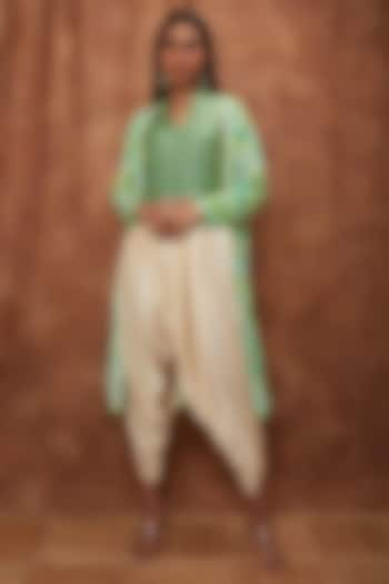 Green Georgette Dhoti Set With Cape by Jajobaa at Pernia's Pop Up Shop