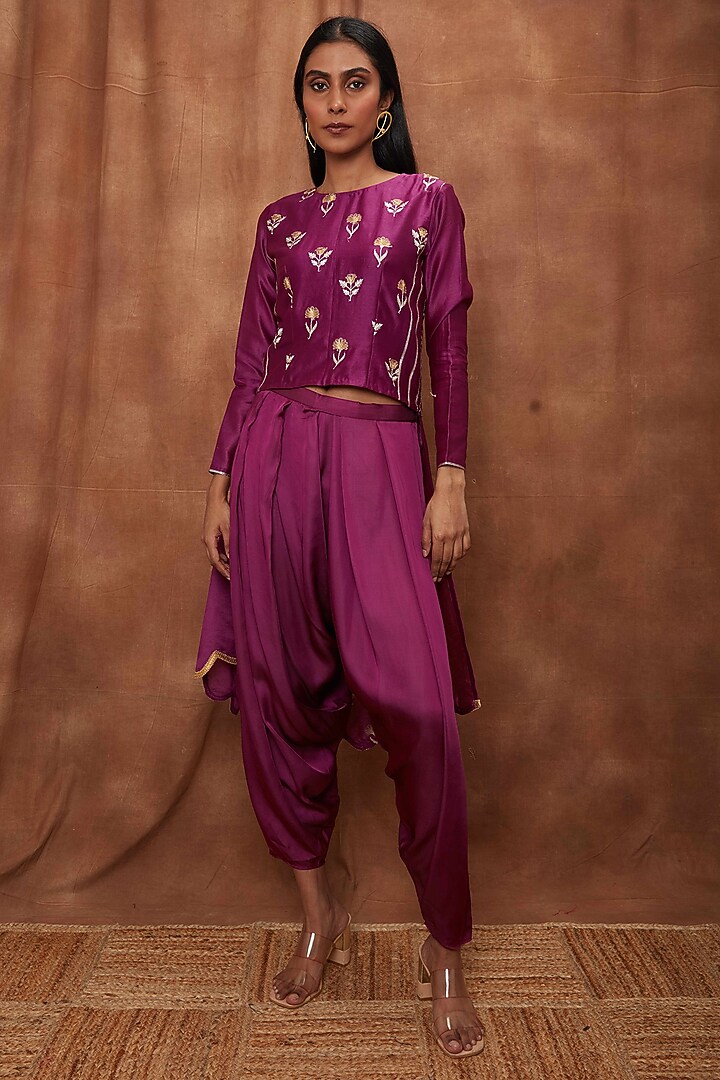 Purple Maheshwari Silk Dhoti Set by Jajobaa at Pernia's Pop Up Shop