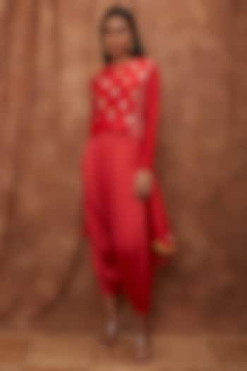 Red Maheshwari Silk Dhoti Set by Jajobaa at Pernia's Pop Up Shop
