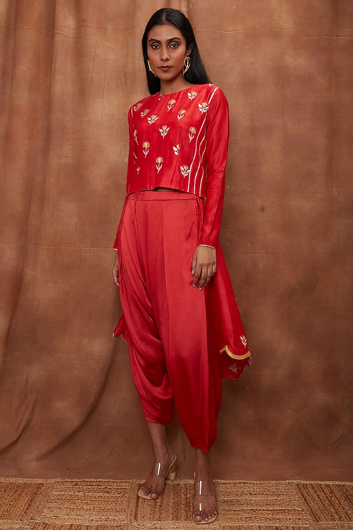 Red Maheshwari Silk Dhoti Set by Jajobaa at Pernia's Pop Up Shop