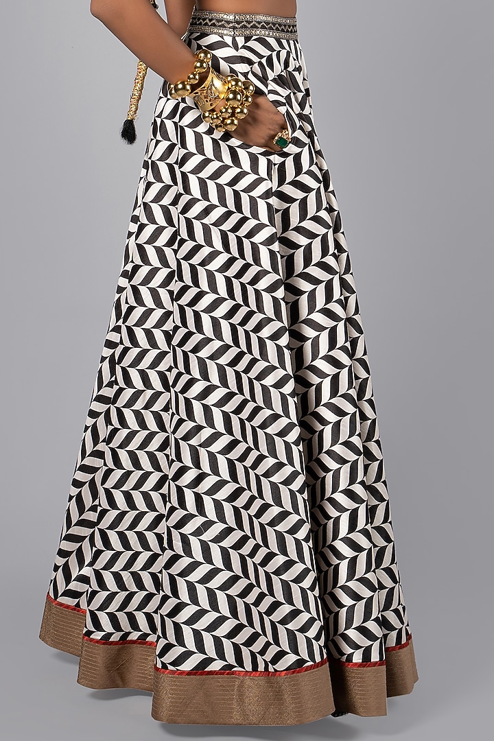White Dupion Blend Chevron Printed Skirt Set by JJV.Kapurthala By JJ Valaya at Pernia's Pop Up Shop